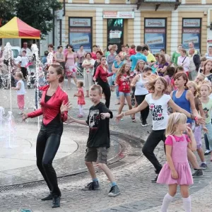Zdjęcie tańce latynoamerykańskie i regionu sieradzkiego 15