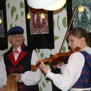 Zdjęcie Otwarcie wystawy sieradzkiej wycinanki 6
